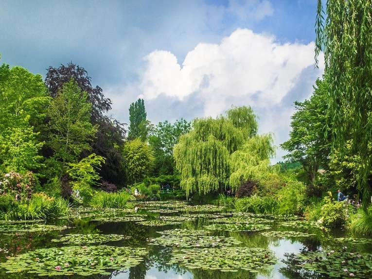 7 Garden Wonders_Monet's Garden- Nadrog : Pixabay