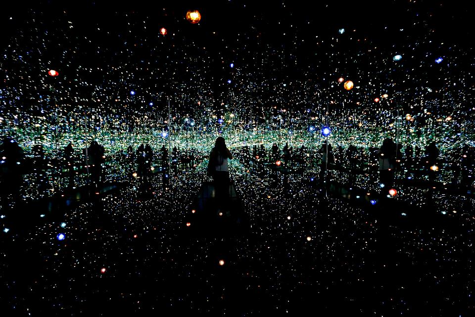 fa-installation-infinity room-forbes