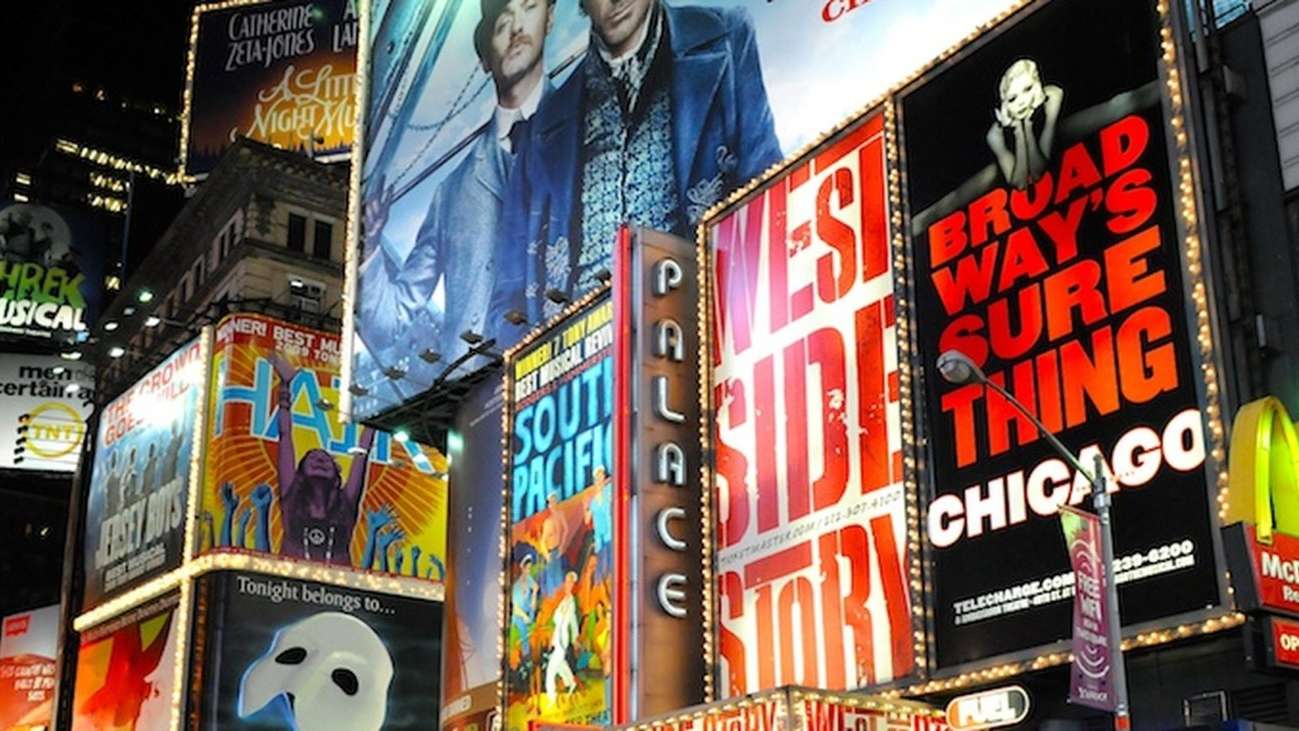 musical gateway-hero-backstage